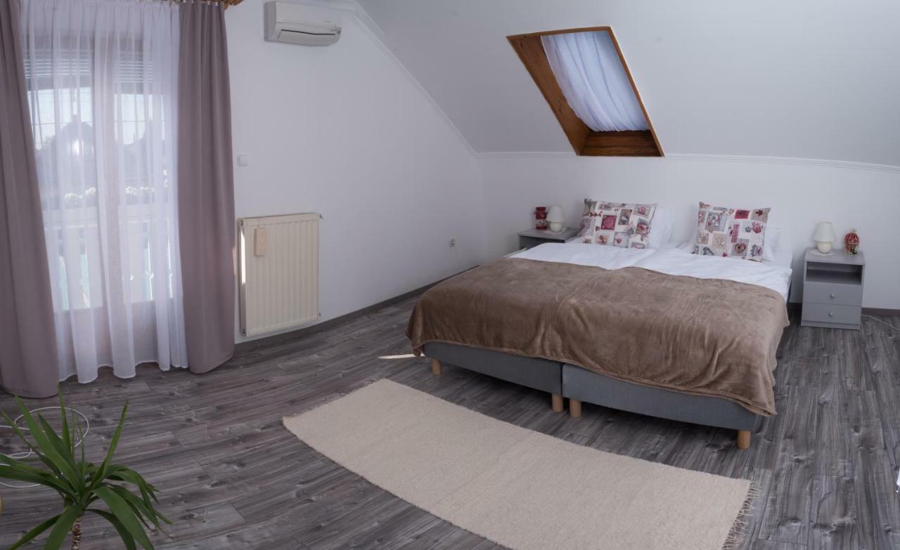 Nefelejcs Vendeghaz Hotel Toalmas Екстериор снимка